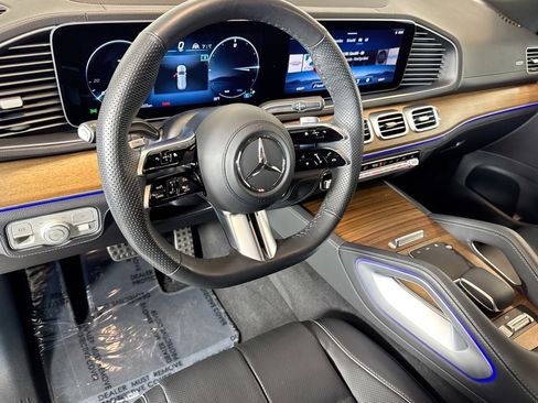 Certified 2024 Mercedes-Benz GLS 580 4MATIC image 9
