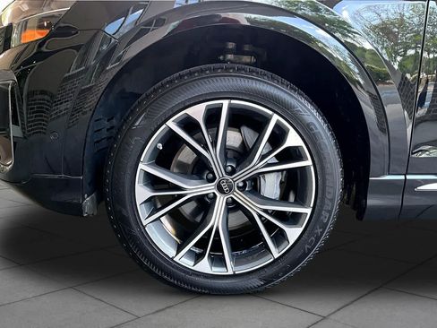 Used 2024 Audi Q8 Premium Plus w/ Premium Plus Package AWD/4WD image 11