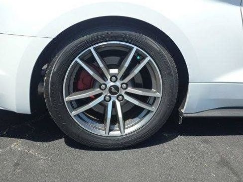 Used 2017 Ford Mustang GT RWD image 14