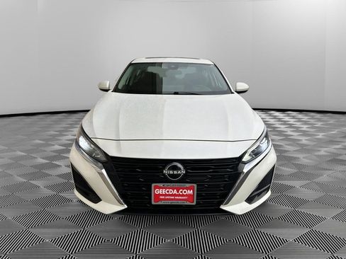 Used 2024 Nissan Altima 2.5 SV w/ SV Premium Package image 2