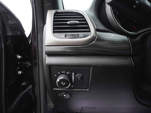 Used 2022 Jeep Grand Cherokee Laredo X AWD/4WD image 16