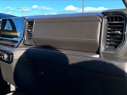 Used 2022 Chevrolet Silverado 1500 LT image 21