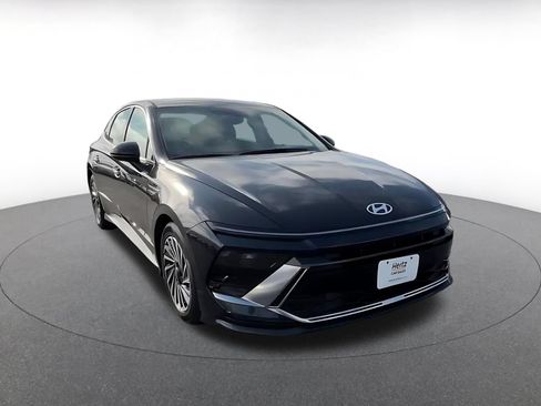 Used 2025 Hyundai Sonata SEL FWD image 3