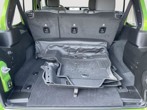 Used 2025 Jeep Wrangler Unlimited Sport AWD/4WD image 7