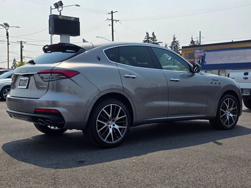 Used 2022 Maserati Levante Modena AWD/4WD image 6