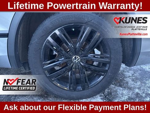 Used 2022 Volkswagen Tiguan SE R-Line image 24