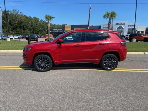 Certified 2022 Jeep Compass Limited image 6