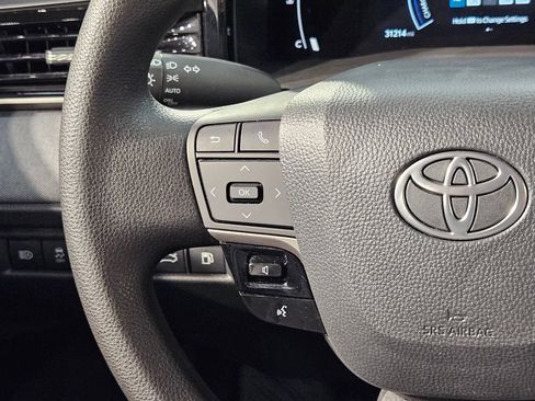 Used 2025 Toyota Camry LE FWD image 27