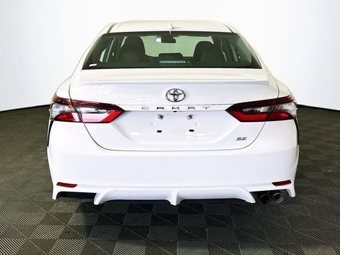 Used 2024 Toyota Camry SE image 7