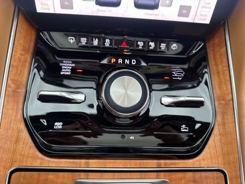 Used 2022 Jeep Grand Wagoneer Series III w/ Flexible Seating Group image 32