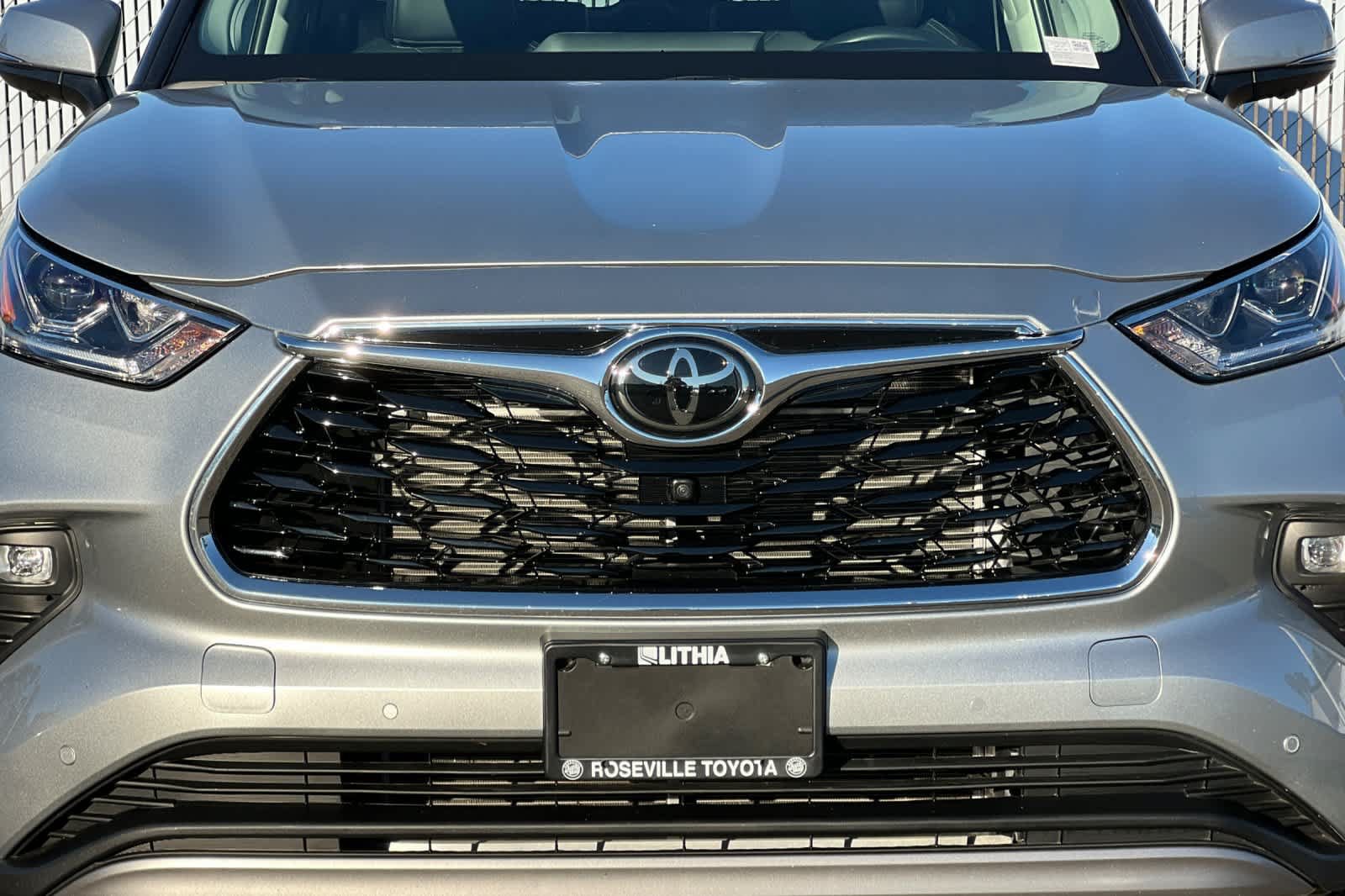 Used 2025 Toyota Highlander Platinum AWD/4WD image 15