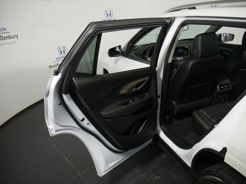 Used 2022 GMC Terrain Denali w/ Denali Premium Package image 9