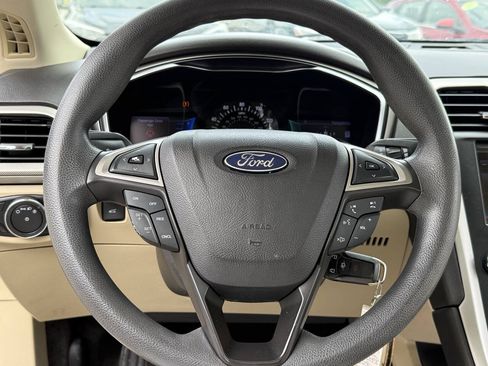 Used 2013 Ford Fusion SE FWD image 9