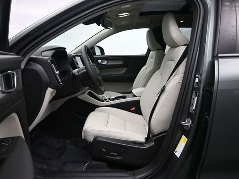 New 2026 Volvo XC40 B5 Ultra w/ Climate Package image 22