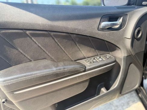 Used 2017 Dodge Charger SXT RWD image 7