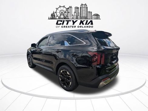 Certified 2024 Kia Sorento S w/ Panoramic Sunroof Package FWD image 4
