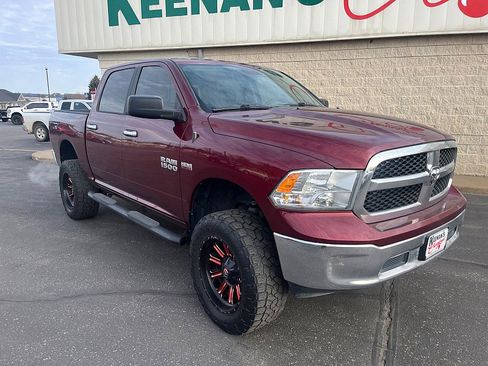 Used 2018 RAM 1500 Classic SLT image 2