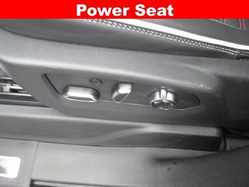 Used 2025 GMC Yukon AT4 Ultimate image 32