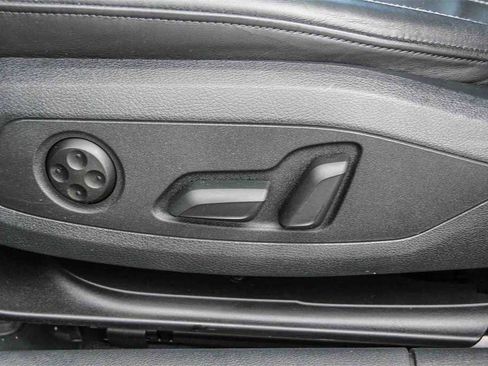 Used 2023 Audi A4 2.0T Premium w/ Convenience Package image 21