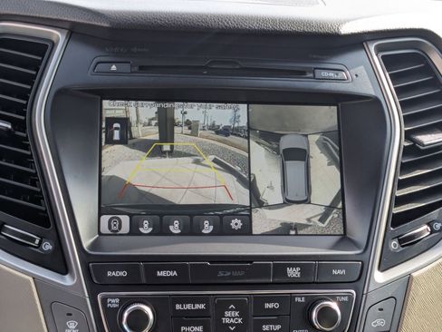Used 2017 Hyundai Santa Fe SE image 22