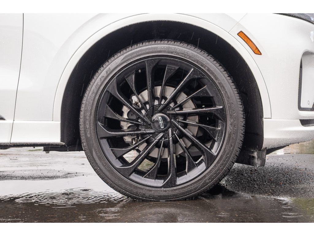 Used 2025 Lincoln Aviator Reserve w/ Equipment Group 201A AWD/4WD image 9