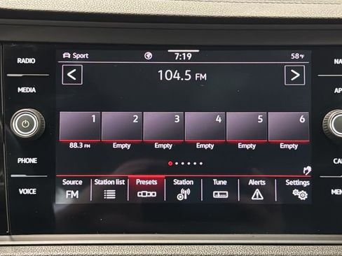 Used 2023 Volkswagen Jetta SEL FWD image 29
