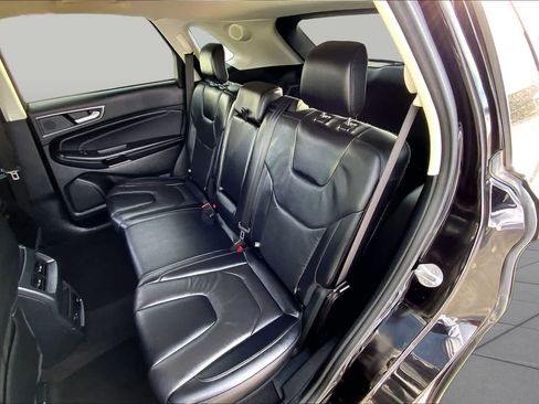 Certified 2022 Ford Edge Titanium AWD/4WD image 19