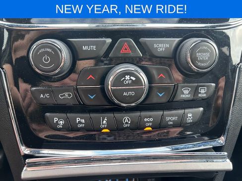 Used 2021 Jeep Grand Cherokee Limited image 19