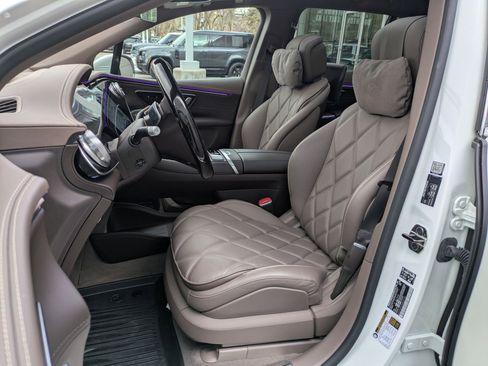 Used 2024 Mercedes-Benz Maybach EQS 680 4MATIC image 25