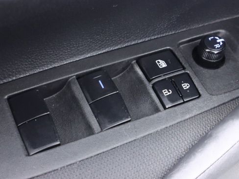 Used 2021 Toyota Corolla LE image 26