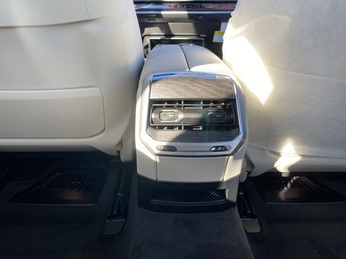 New 2026 BMW 760i xDrive image 10