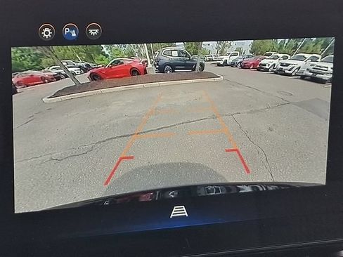 Used 2025 Chevrolet Equinox LT AWD/4WD image 13