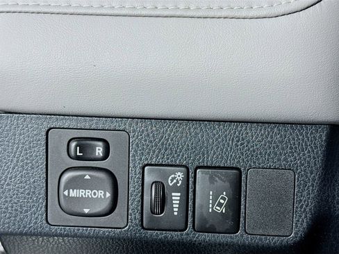 Used 2018 Toyota RAV4 XLE image 14