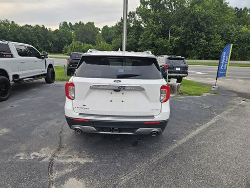 Used 2023 Ford Explorer Limited w/ Equipment Group 301A AWD/4WD image 4