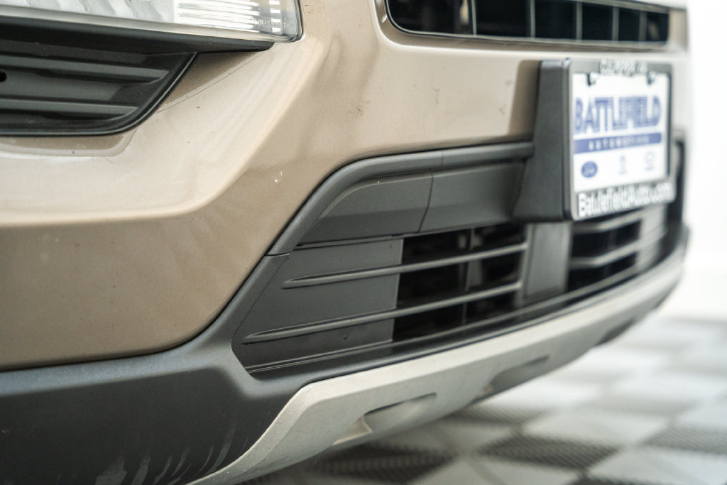 Used 2021 Ford Explorer XLT w/ Equipment Group 202A AWD/4WD image 17