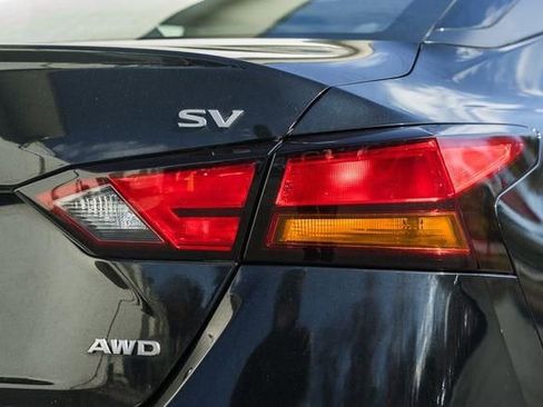 Used 2023 Nissan Altima 2.5 SV w/ SV Premium Package image 10