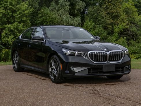 New 2026 BMW 530i xDrive w/ Premium Package image 1