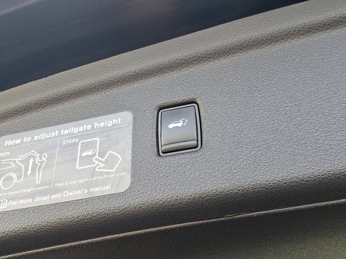 Used 2019 INFINITI QX50 Essential w/ Premium Heat Package image 28