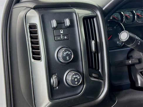 Used 2018 Chevrolet Silverado 1500 LT w/ LPO, Black Pack image 14