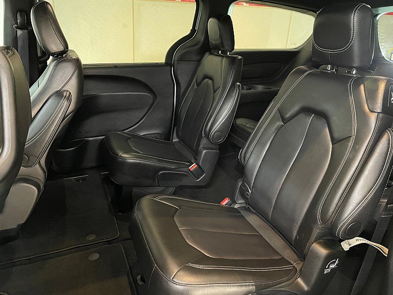Used 2026 Chrysler Pacifica Select FWD image 23