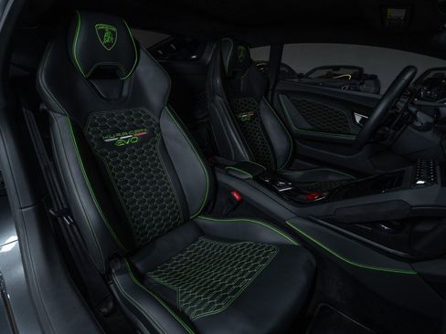 Used 2020 Lamborghini Huracan EVO image 29