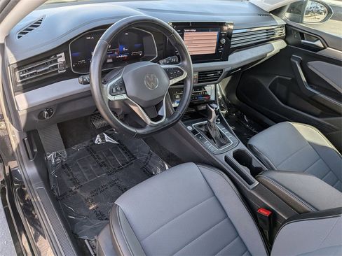 Used 2025 Volkswagen Jetta SE image 15