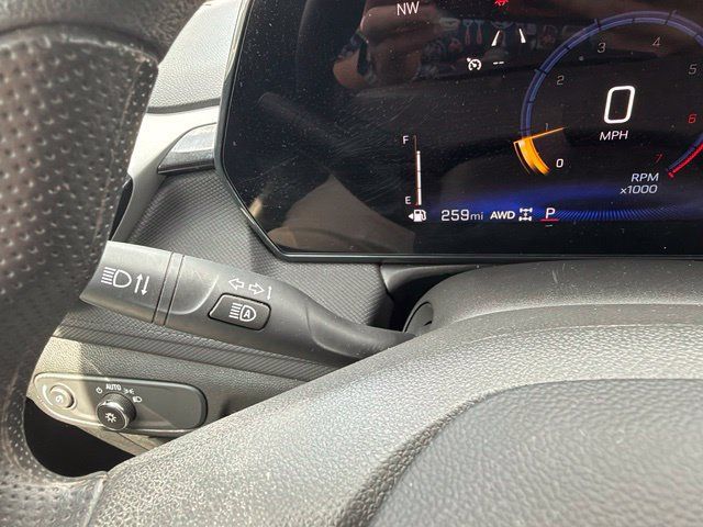 Used 2025 Chevrolet TrailBlazer LT AWD/4WD image 20
