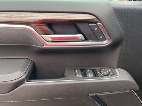 Used 2025 Chevrolet Silverado 1500 LT image 9