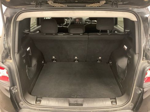 Used 2017 Jeep Renegade Latitude image 7