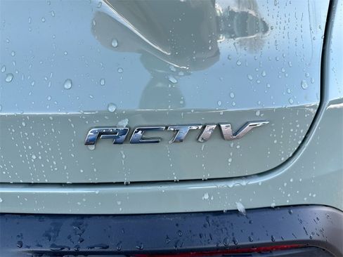 Used 2024 Chevrolet Trax ACTIV w/ Sunroof Package image 27