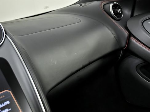 Used 2020 McLaren 570S Spider image 40