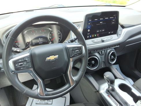 Used 2024 Chevrolet Blazer LT AWD/4WD image 12