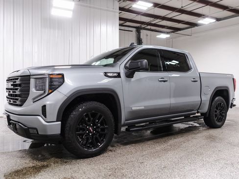 Used 2023 GMC Sierra 1500 Elevation w/ Preferred Package image 3