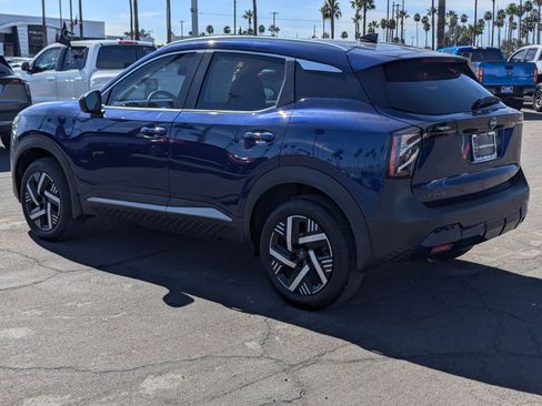 Used 2026 Nissan Kicks SV image 4
